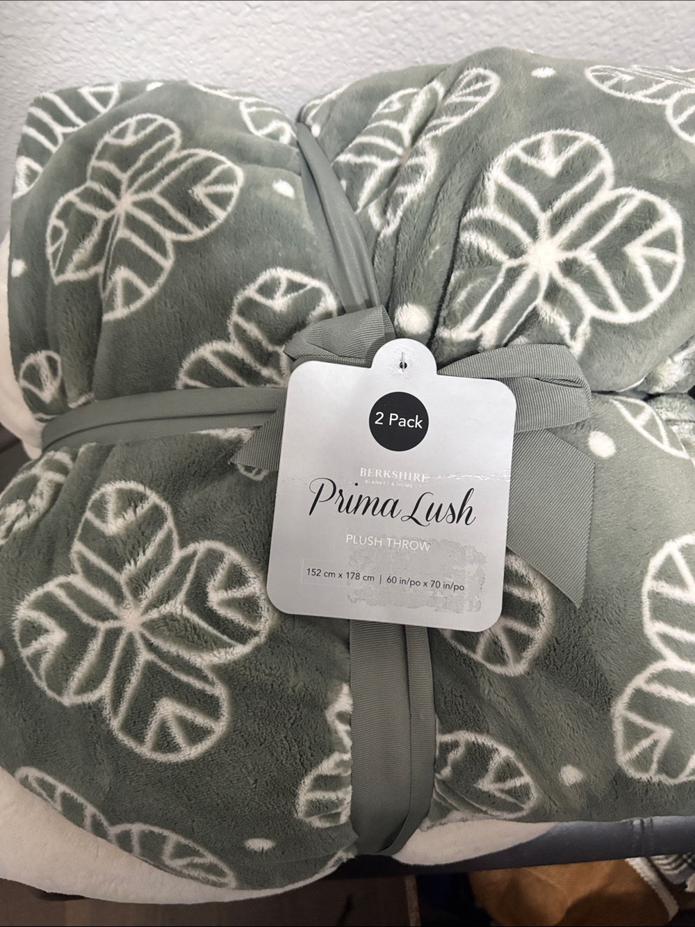 Berkshire PrimaLush Plush Throw - Sage Green with White Floral